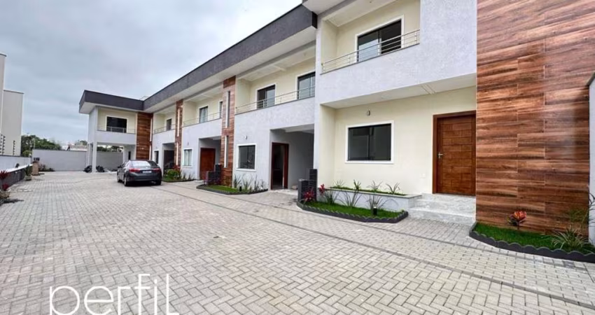 Casa em Condomínio à Venda em Joinville-SC, Bairro Bom Retiro: 3 Quartos, 1 Suíte, 3 Salas, 1 Banheiro, 2 Vagas, 119,14m².