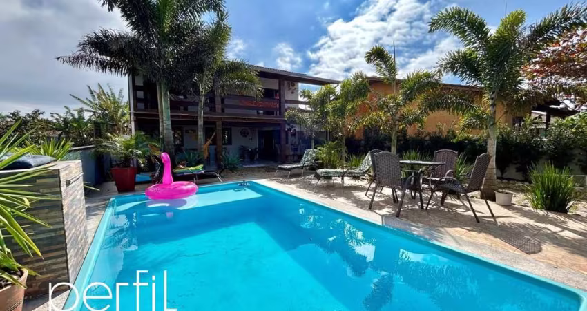 Imperdível Casa à Venda em Balneário Barra do Sul-SC, Jardim da Barra: 3 Quartos, Sendo 1 Suíte, 2 Salas, 3 Banheiros, 3 Vagas, 197m²!