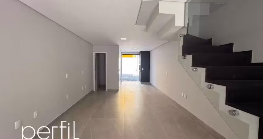 Sobrado geminado a venda com três quartos sendo uma suíte no bairro costa e silva - joinville/ sc