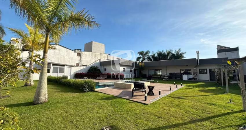 Casa no bairro vila real, Vila Real, Balneário Camboriú - SC