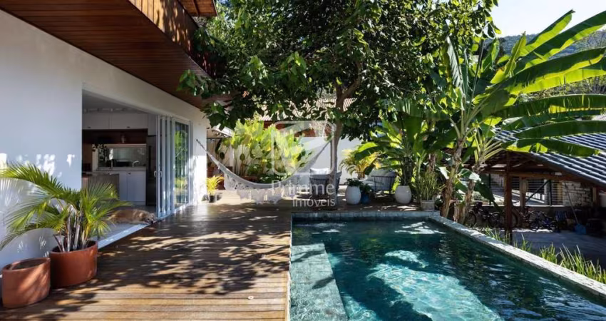 Casa 3 dormitÓrios com piscina em taquaras , Praia das Taquaras, Balneário Camboriú - SC