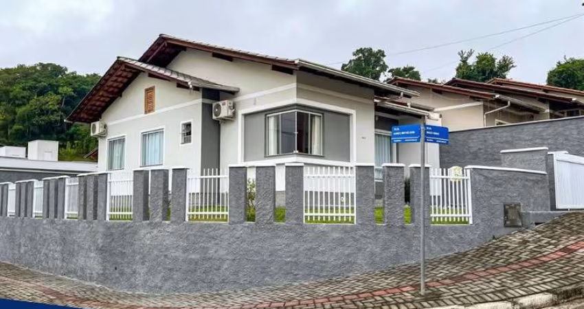 Casa semi mobiliada