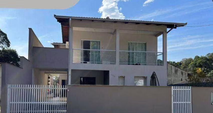 Sobrado com 4 dormitórios à venda, 228 m² por R$ 695.000,00 - Costa e Silva - Joinville/SC