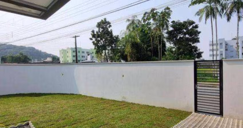 Sobrado com 3 dormitórios à venda, 140 m² por R$ 750.000,00 - Iririú - Joinville/SC