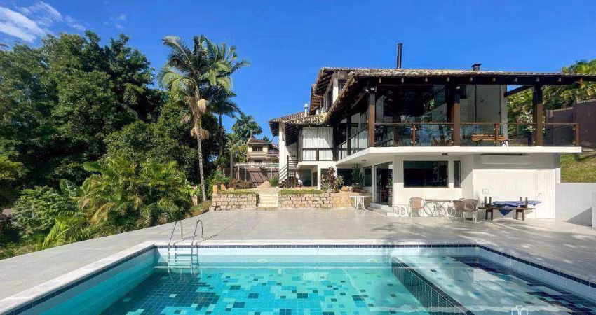 Casa com 4 dormitórios à venda, 351 m² por R$ 2.900.000,00 - Atiradores - Joinville/SC