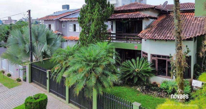 Casa com 3 dormitórios à venda, 282 m² por R$ 1.590.000,00 - Santo Antônio - Joinville/SC