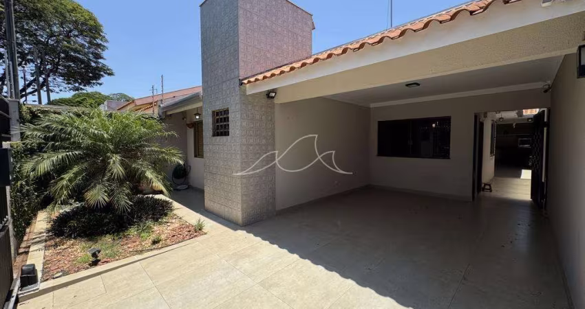 Casa à venda no Jd. Alvorada em Maringá/PR com 146,98 m² de construção, 3 quartos e espaço gourmet
