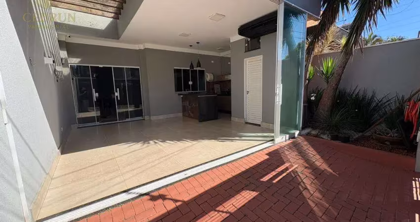 Casa térrea com 03 quartos sendo 01 suíte, localizado no jardim cidade monções em maringá/pr.