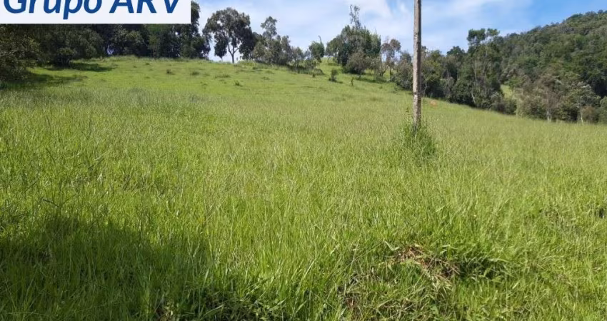 Sítio com 42.000 m² em Nazaré Paulista