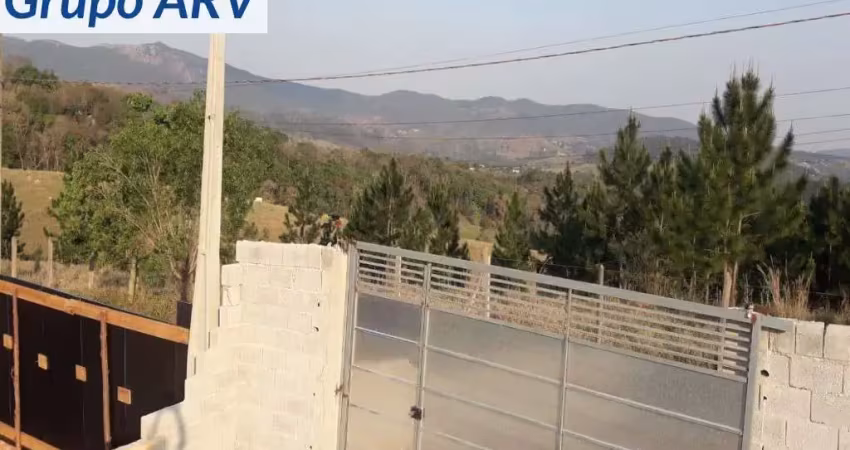 Chácara com 2.000 m² em Atibaia