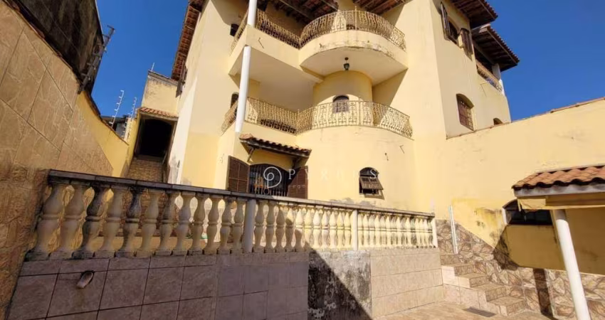 Sobrado com 5 dormitórios à venda, 445 m² por R$ 750.000,00 - Jardim Bela Vista - Jacareí/SP