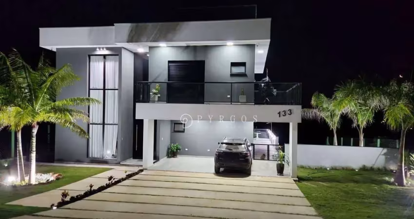 Sobrado em condomínio alto padrão para venda e locação.