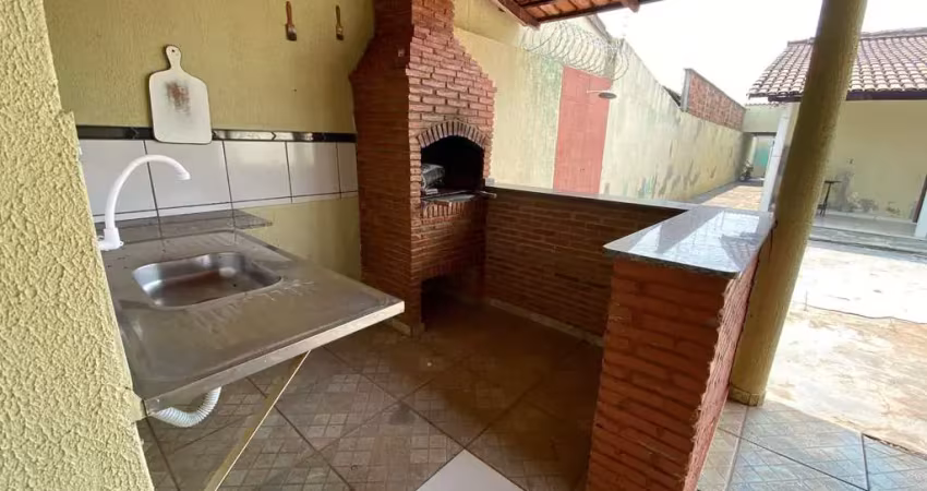 Vendo casa sozinha no lote com 3 quartos 1 suíte, sala, cozinha americana, residencial vereda dos b