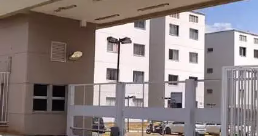 Apartamento 2 quartos,terréo, blindex, piscina, quadra poli esportiva, churrasqueira, área de lazer