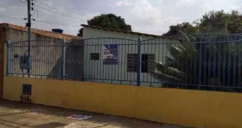 Casa à venda 2 quartos, 2 vagas, no setor amin camargo  (r)