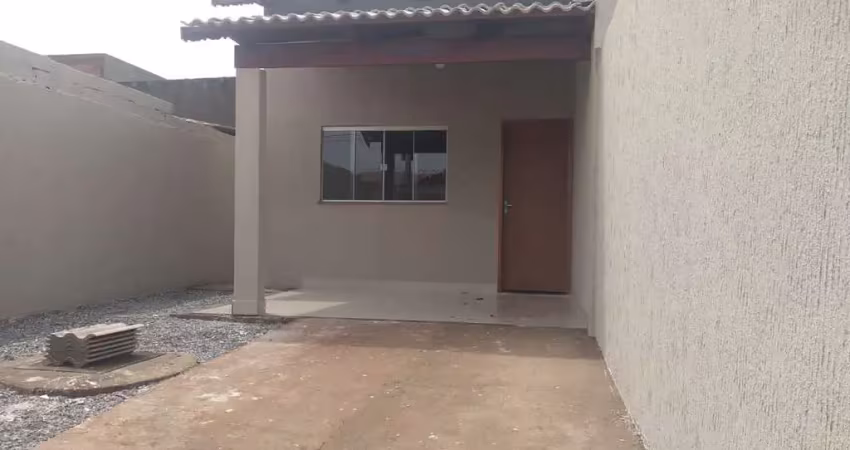 Vendo casa de 2 quartos, blindex, quintal na frente e no fundo pelo minha casa minha vida. setor bu