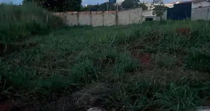 Terreno à venda na Avenida Antônio Prado, Jardim Cristal, Aparecida de Goiânia