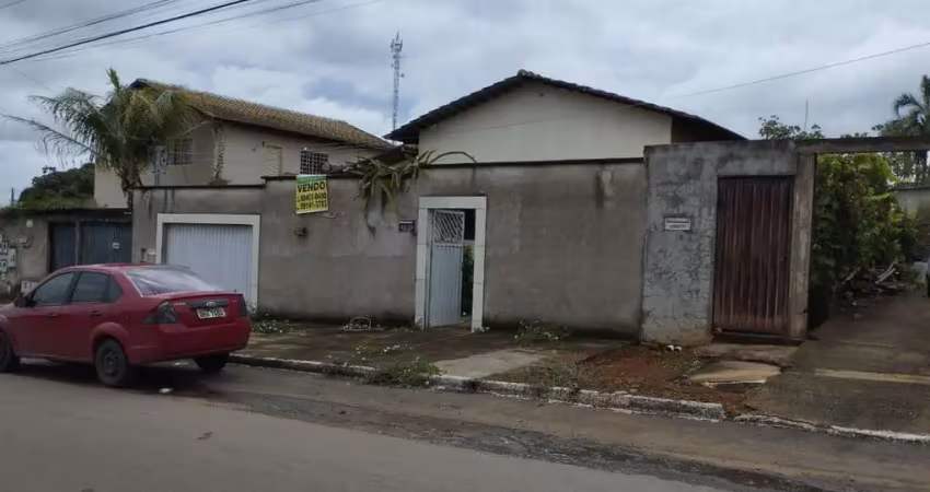 Vendo casa na av.rio branco,  dois quartos com 1 suíte, área tipo l, setor colonial sul, aparecida
