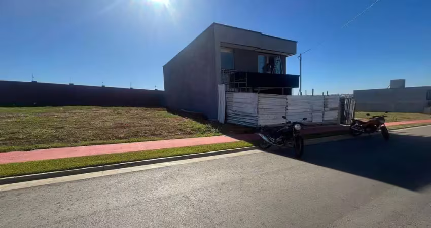 Vende-se ágio  lote de esquina no condomínio versalhes, polo empresarial goiás, aparecida de goiâni