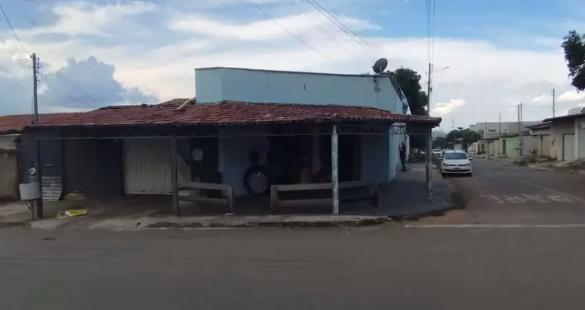 Vendo 2 salas comerciais com 2 kitnets, sendo 1 quarto , sala , banheiro, área de serviço   no jard