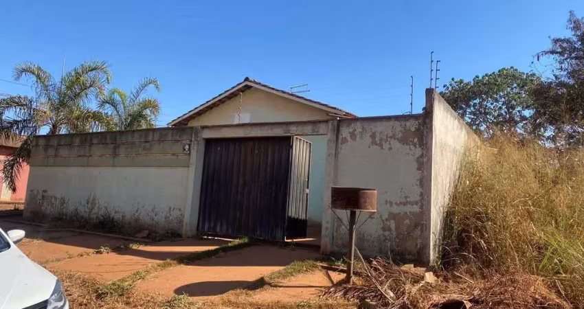 Vende-se casa na laje com 2 quartos , sala espaçosa, cozinha no jardim buriti sereno, aparecida de