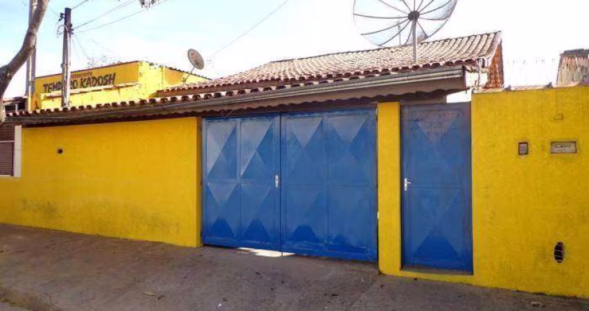 Casa à venda por R$ 450 Mil no Jardim Imperial - Atibaia, SP