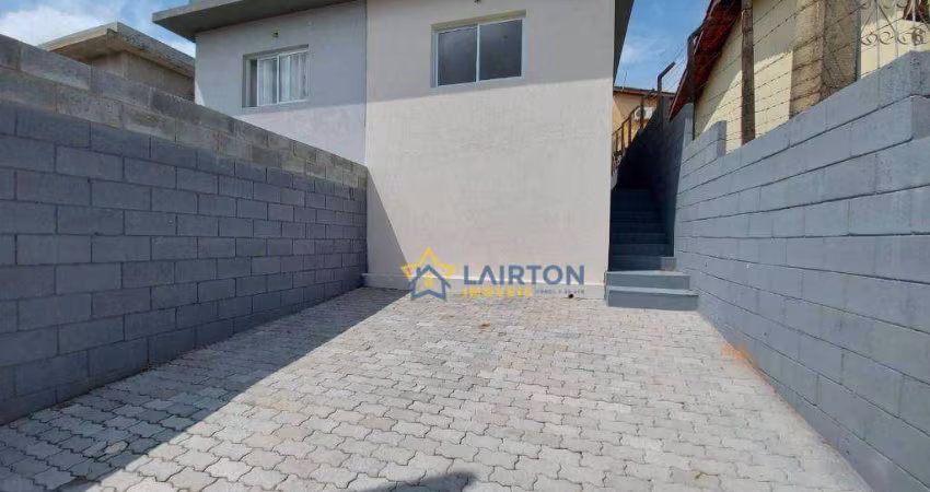 Casa com 2 dormitórios à venda, 57 m² por R$ 310.000,00 - Vila Santa Helena - Atibaia/SP