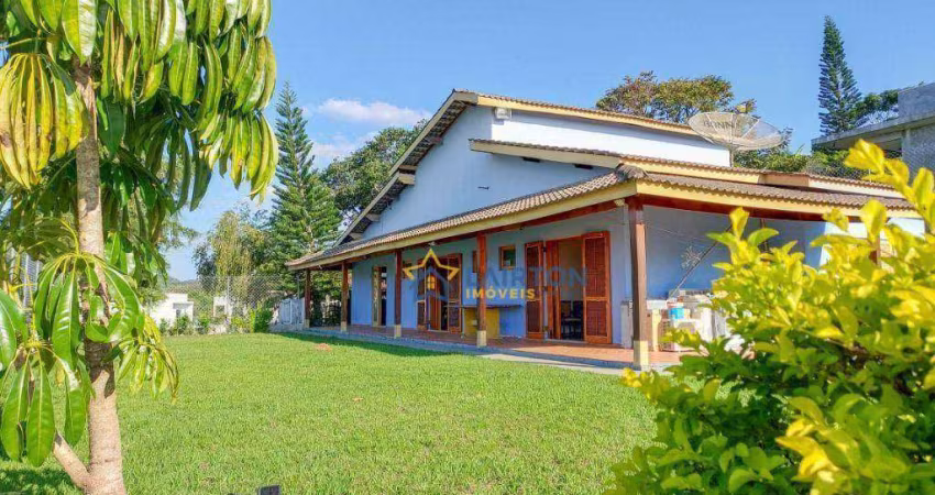 Casa com 3 dormitórios à venda, 208 m² por R$ 950.000 - Laranjal - Atibaia/SP