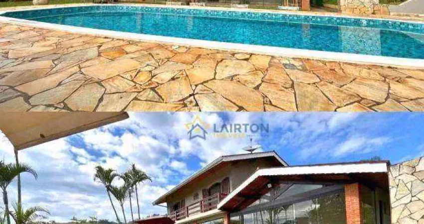 Chácara à venda em condomínio fechado na divisa piracaia/atibaia – 3 suítes, piscina climatizada e lazer completo