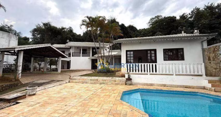 Casa com piscina e lareira em condomínio portal das hortências em atibaia