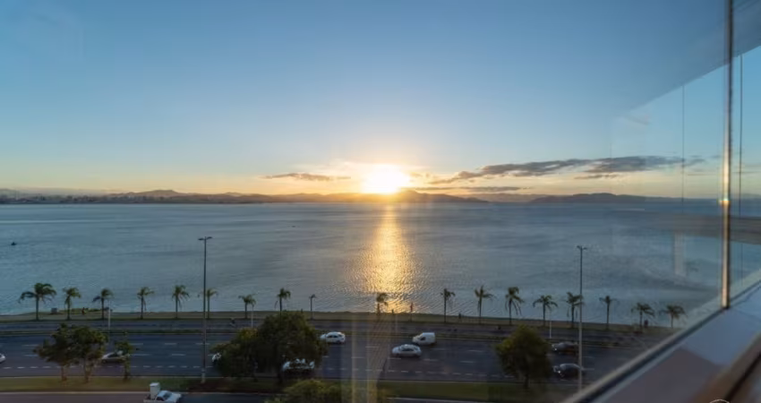 Apartamento alto padrão, 3 quartos na Beira Mar, Florianópolis.