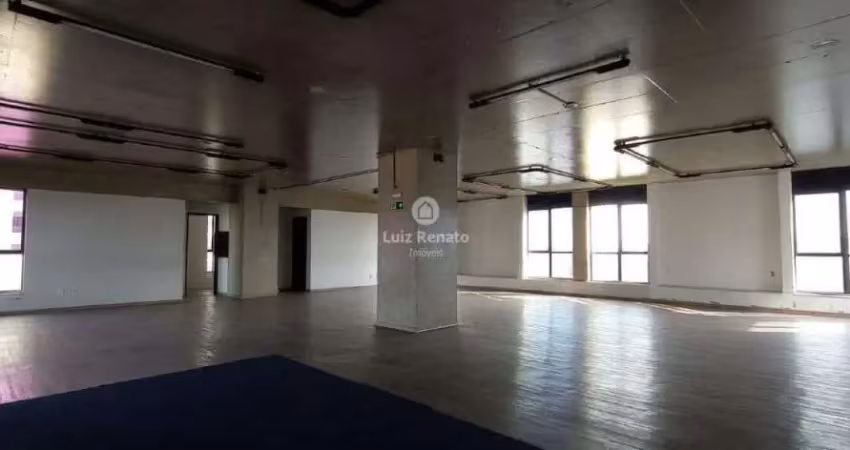 Sala comercial com excelente localização no estoril