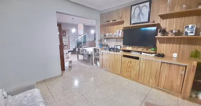 Apartamento á venda no bairro Floresta