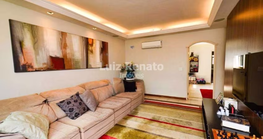 Casa á venda no bairro Sagrada Família