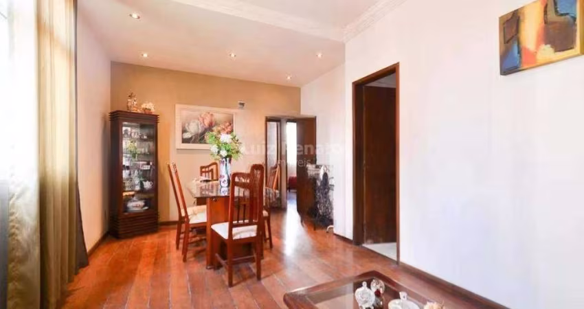 Apartamento á venda no bairro Sagrada Família
