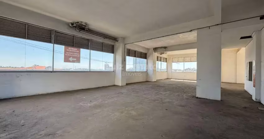 Loja ampla em condomínio de alto padrão – 234m² no caiçaras