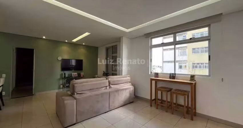 Apartamento reformado com 03 quartos(suíte) no bairro grajaú