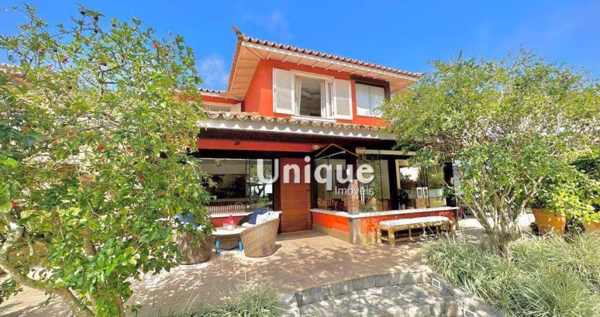 Casa pé na areia com 5 quartos à venda, 300 m² por R$ 2.980.000 - Manguinhos - Armação dos Búzios/RJ