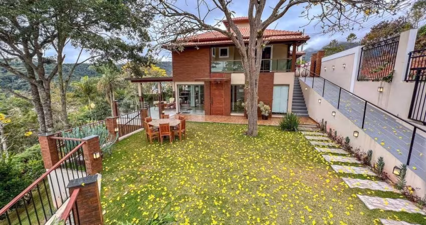 Casa Duplex á venda com 6 suítes - Aracê - Domingos Martins-ES