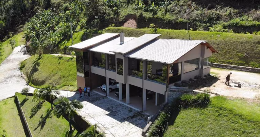 Mansão à venda  3 Suítes com 400m² em Vargem Alta/ ES