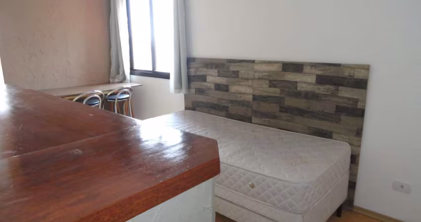 Apartamento de 34m² com um dormitório, uma vaga e sacada, otima localização em Mirandópolis, distri