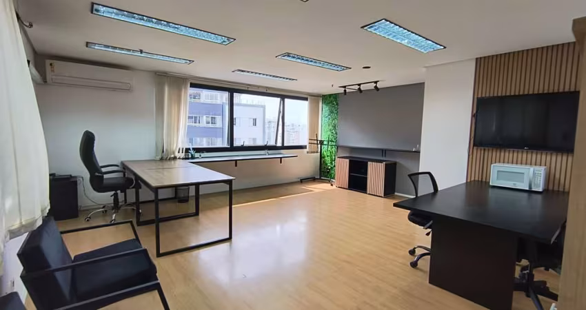 Sala comercial para locação com 38m² com 1 banheiro 1 vaga andar alto sem mobilia proximo ao metrô