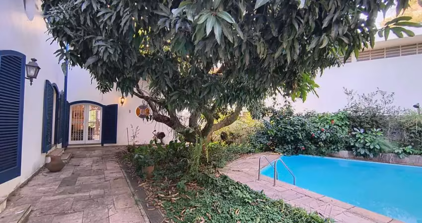 Casa à venda,com 368m² 3 dormitórios 1 suíte 3 vagas próximo à praça do por do sol noalto de pinhei