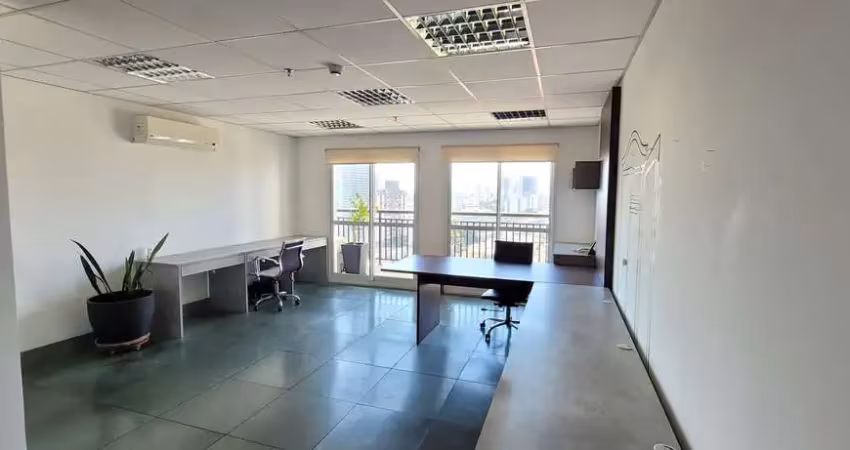 Sala comercial a venda com 74m² mobiliada e equipada com 2 salas, 2 banheiros, 2 vagas na vila mari