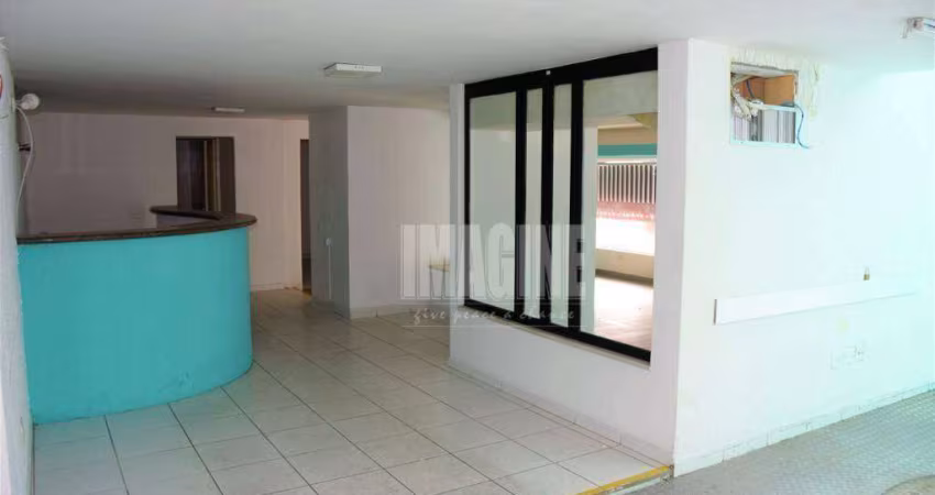 Sobrado no Tatuapé com 5 Dormitórios, 5 Banheiros, Copa, 450 m²