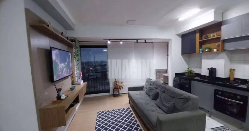 Apartamento em itaquera com 2 dormitórios, sacada, 1 vaga, 47 m²