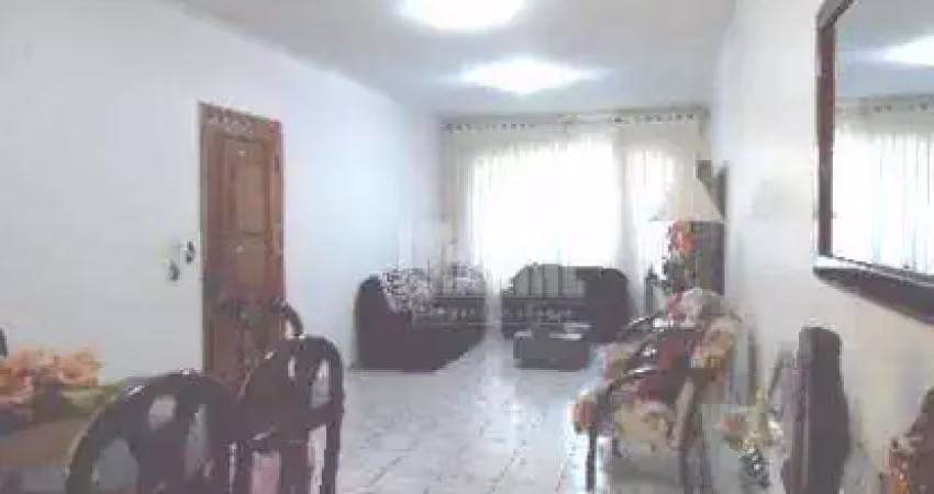 Sobrado na água rasa com 3 dormitórios sendo 1 suíte, 5 vagas, 196m²