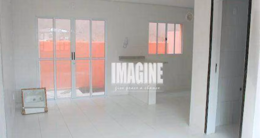 Sobrado em Condomínio na Penha com 3 Dorms sendo 1 Suíte, 2 Vagas, 90m²