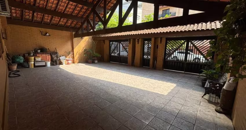 Casa com 3 quartos  à venda, 300 m² por R$ 1.260.000 - Aviação - Praia Grande/SP