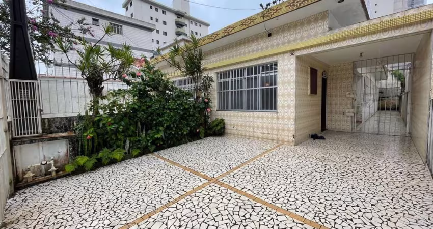 Casa na Guilhermina, com 3 dormitórios